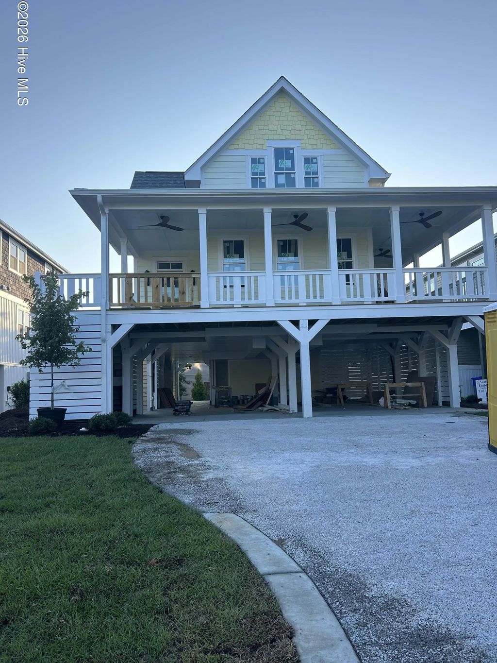 141 Ne 10th Street, Oak Island