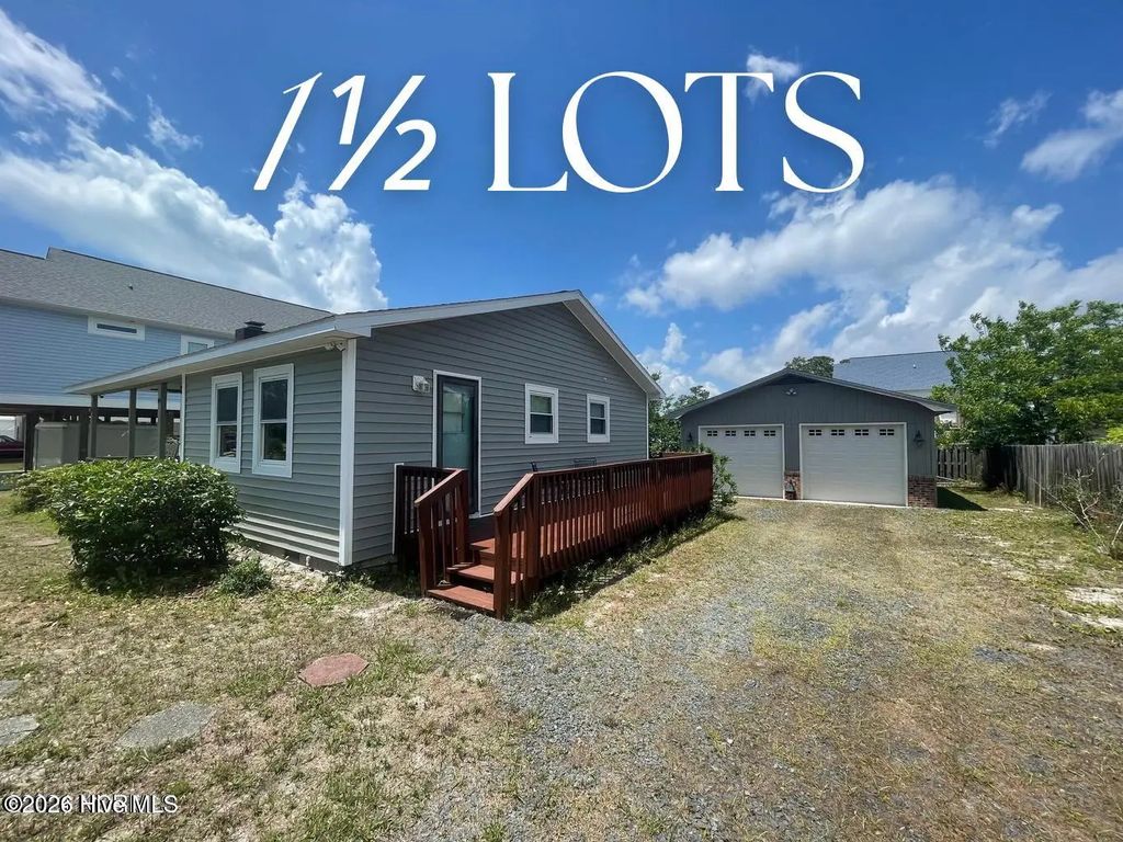 141 Ne 33rd Street, Oak Island