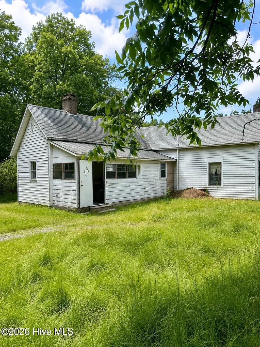 305 Pinehurst Avenue, Carthage