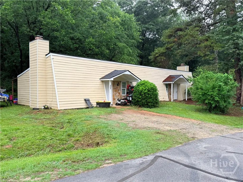 121/125 Live Oak Drive, Athens