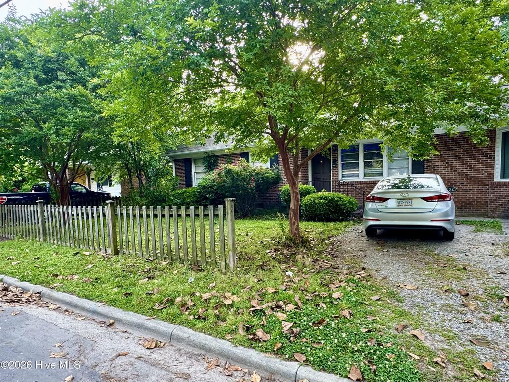 102 N Meade Street, Greenville