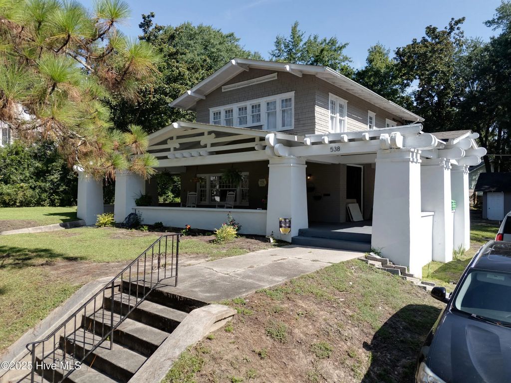538 Main Street W, Hamlet