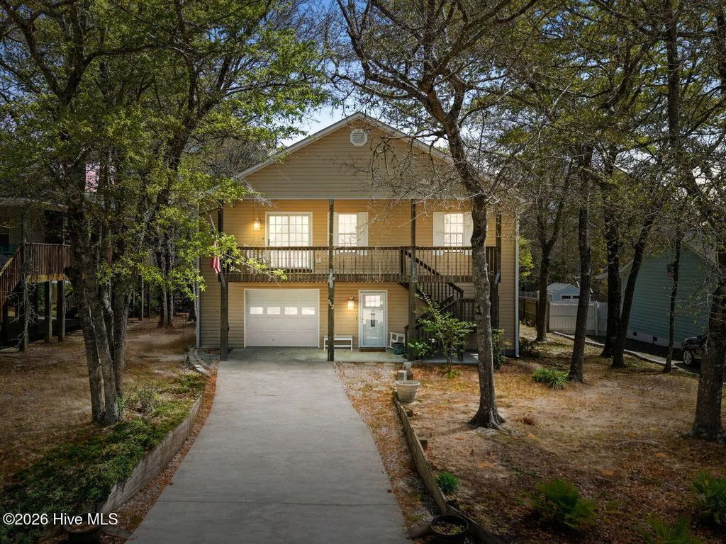 112 Se 12th Street, Oak Island