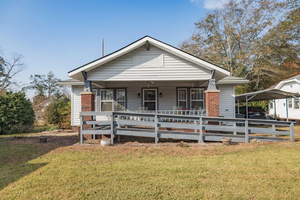 727 Harvey Street, Abbeville