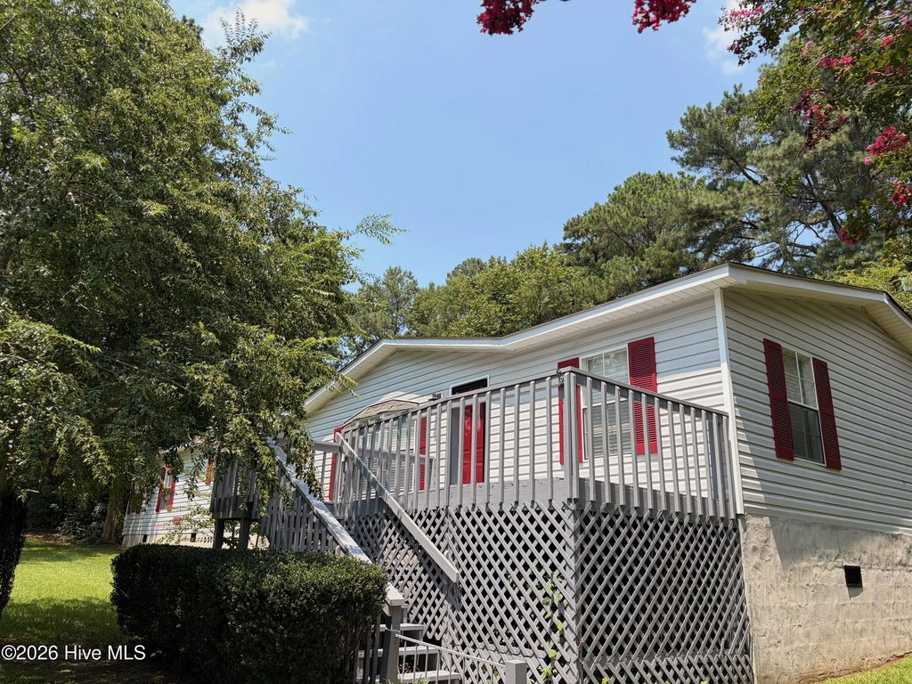 716 Pinecrest Street, Carthage