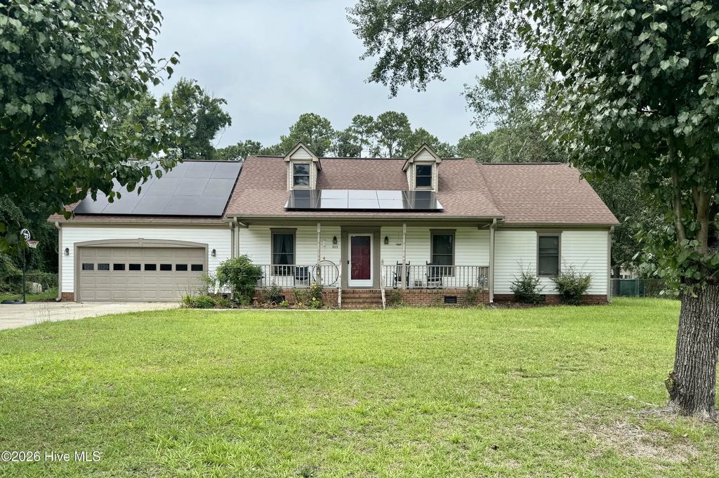 203 Walden Woods Drive, La Grange
