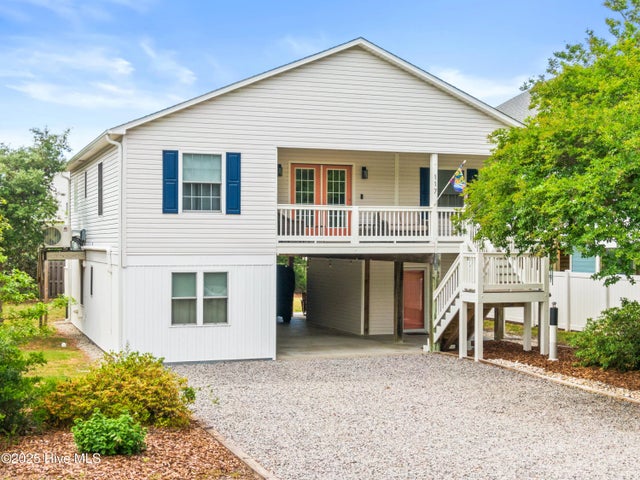 117 Ne 52nd Street, Oak Island