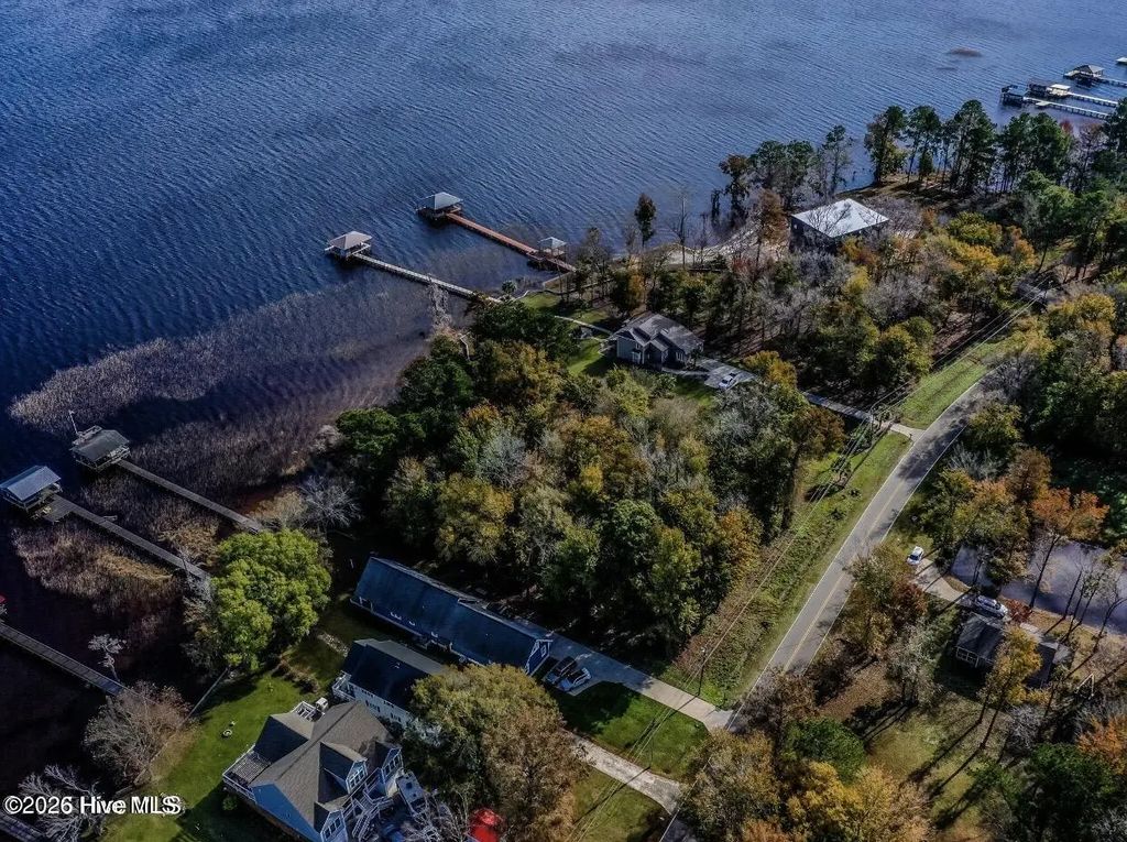 135-136 Near 3461 Waccamaw Road S, Lake Waccamaw