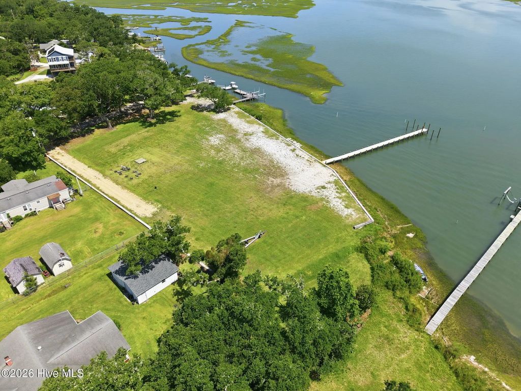 184 Lennoxville Point Road, Beaufort