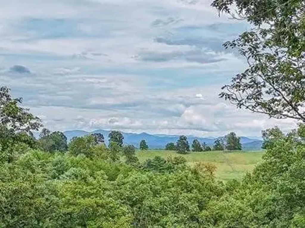 161 Smokey Hollow Drive, Hiwassee Dam