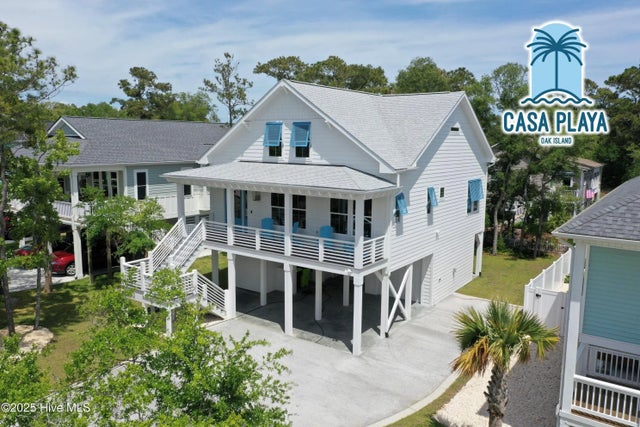 212 Ne 37th Street, Oak Island