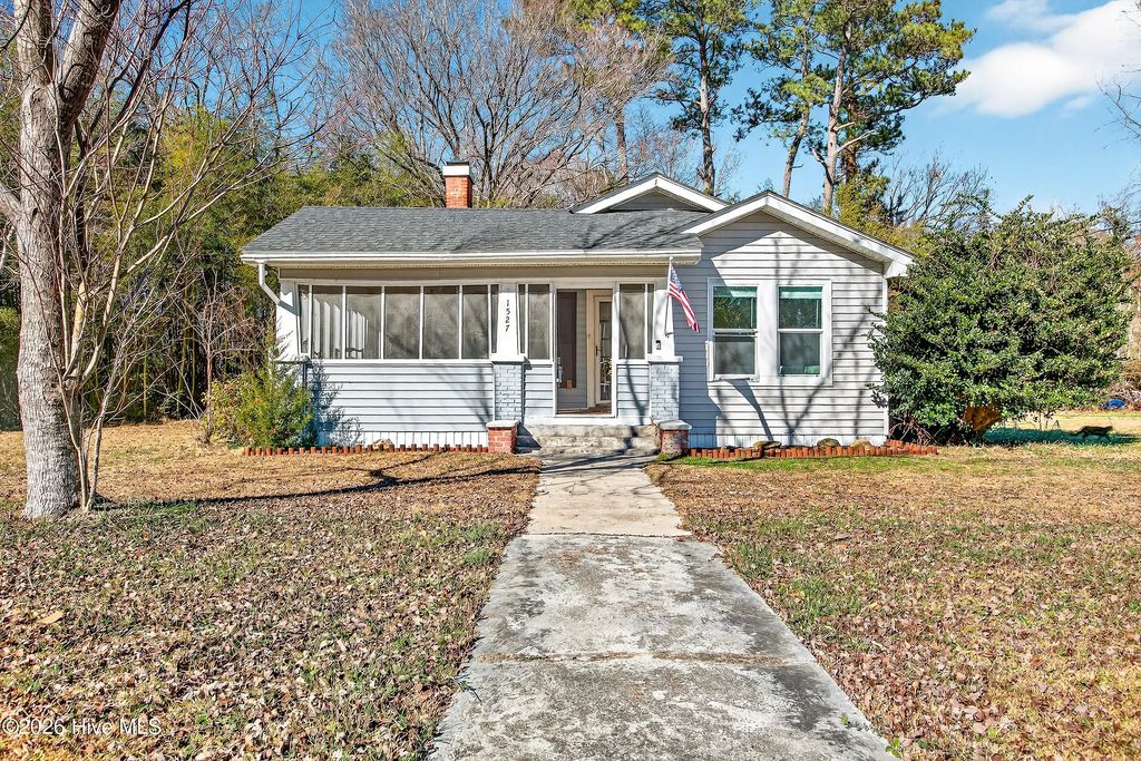 1527 Riggs Road, Maysville