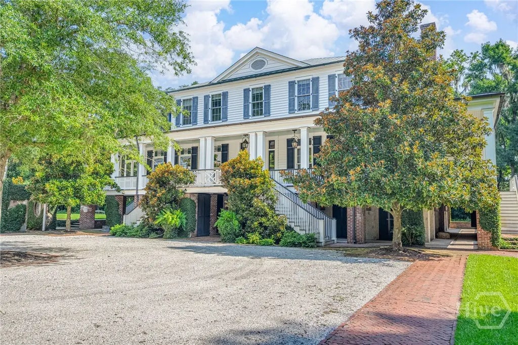 399 Mcallister Landing, 