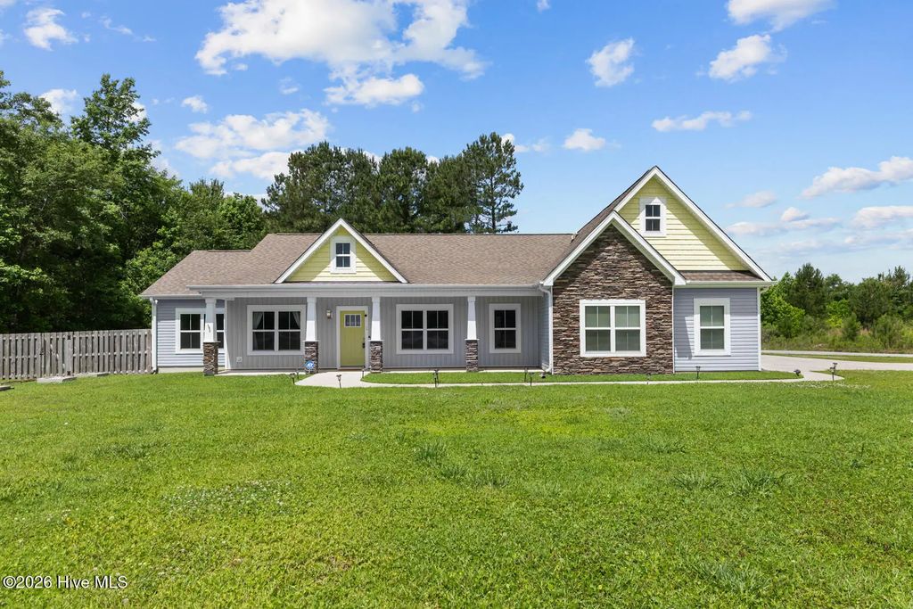 105 Nautical Wave Road, Hubert