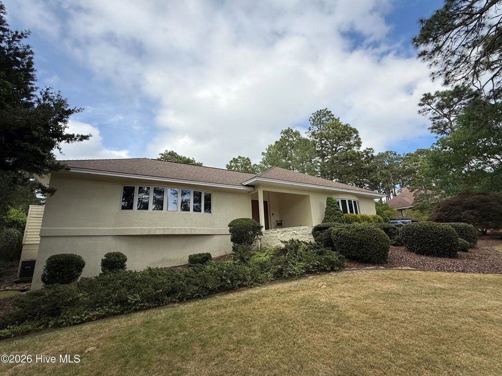 88 Mcmichael Drive, Pinehurst