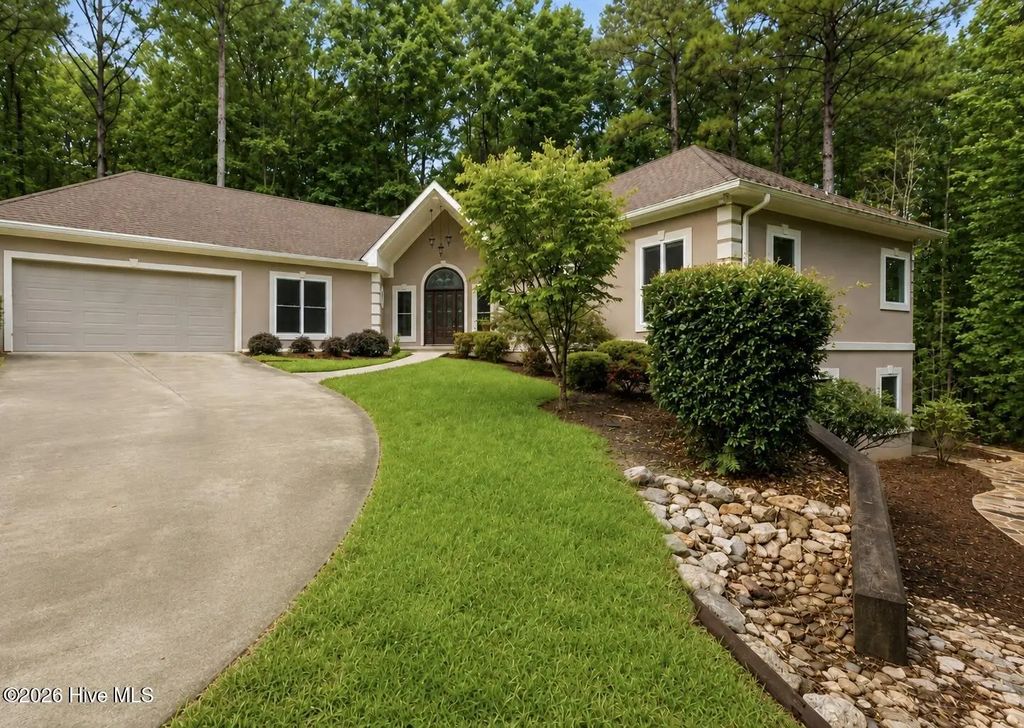 214 Holly Lane, McCormick
