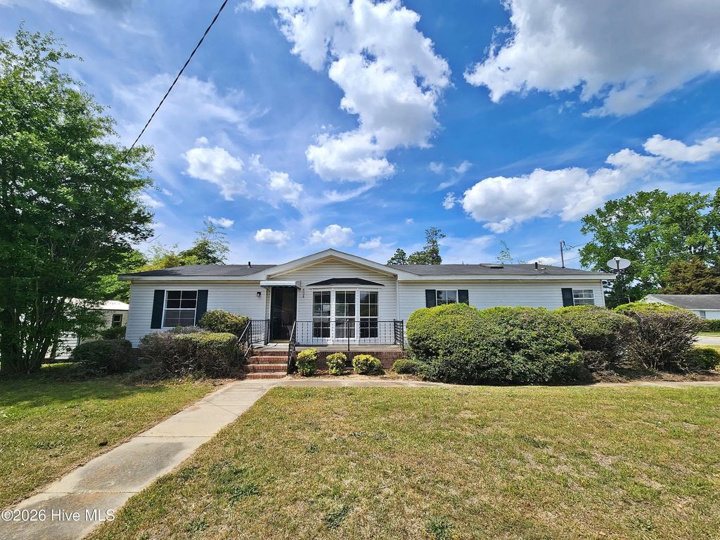 608 Old Whiteville Road, Lumberton