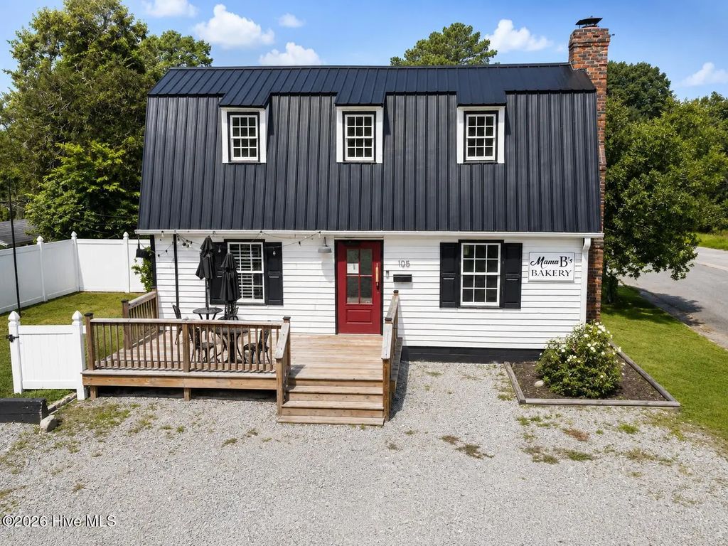 105 Railroad Street, Jackson