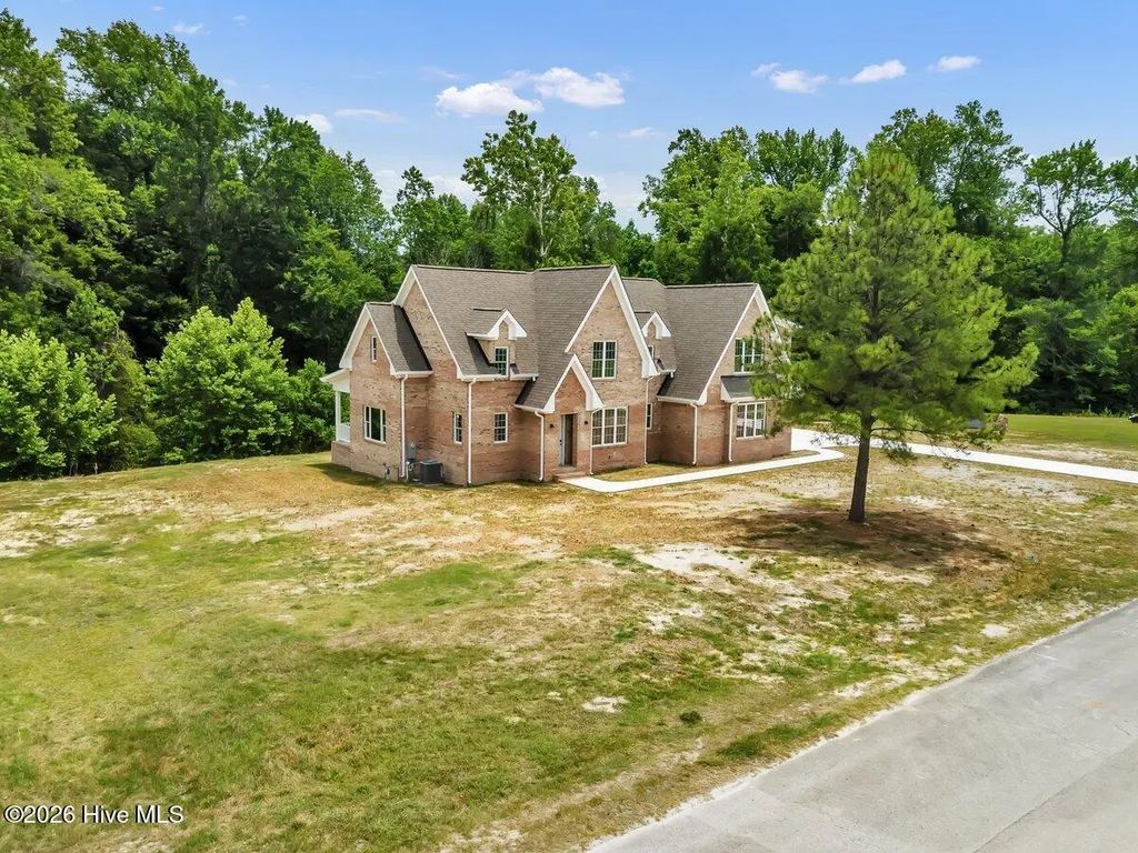 2038 Autumn Drive, Kinston