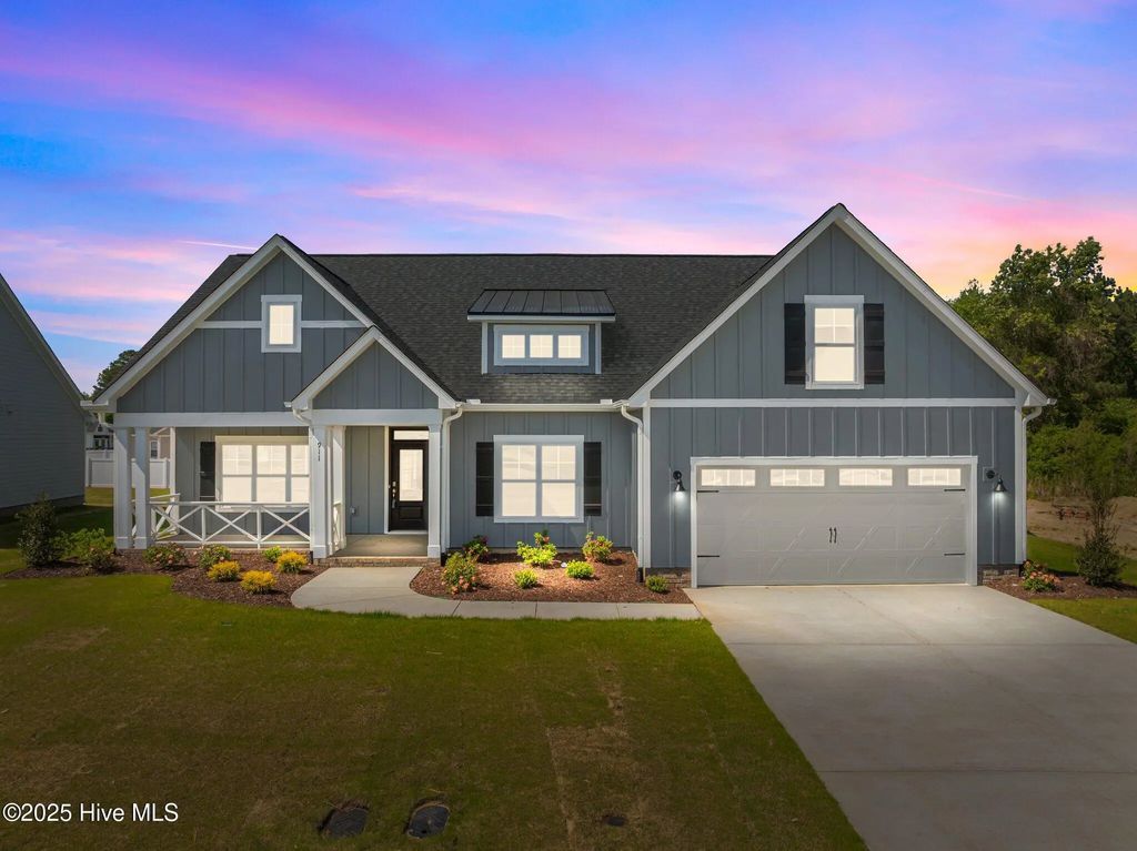 911 Hunter Grace Drive, Winterville