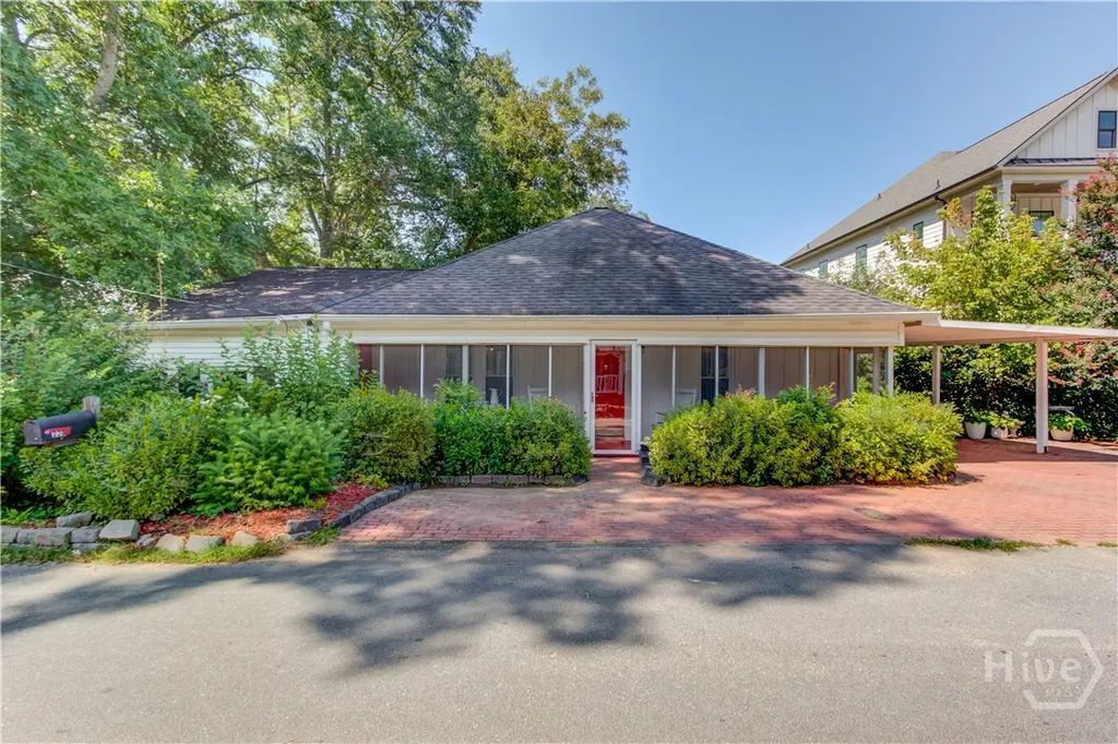 220 New Street, Buford