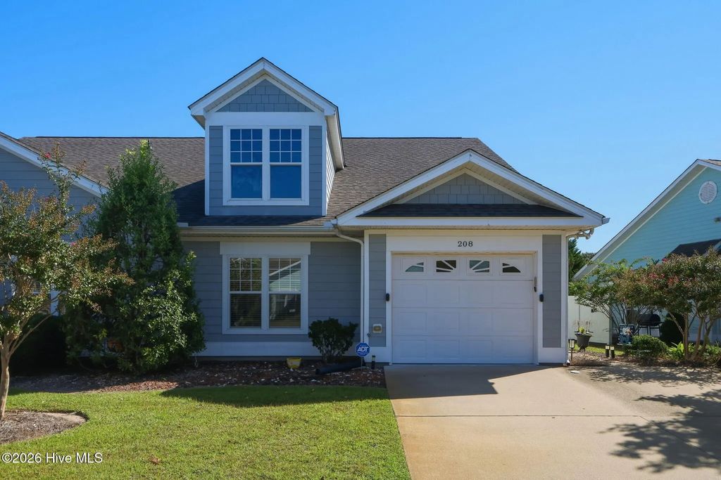 208 Diamond Cove, Newport