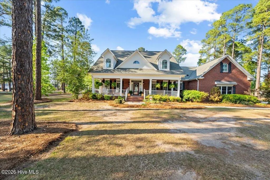 105 Pine Ledge Road, Rockingham