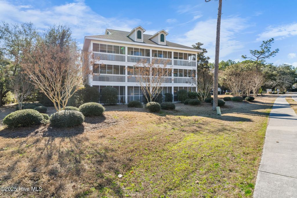 3350 Club Villas Drive 1302, Southport