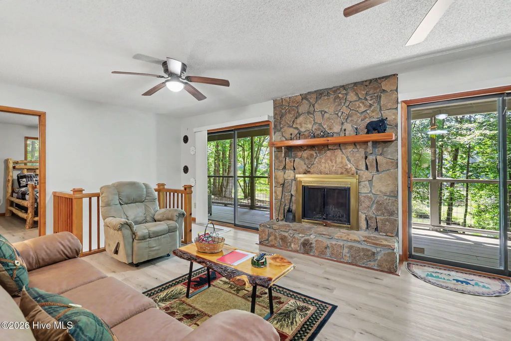 1105 Old Evans Road, Murphy