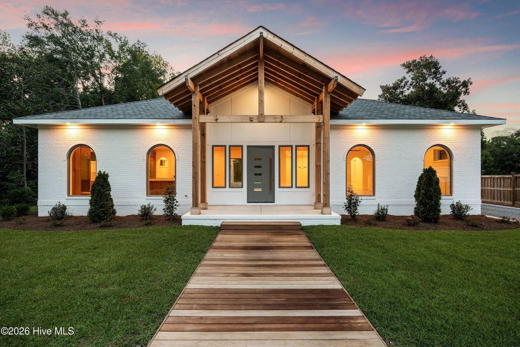 1904 Middle Sound Loop Road, Wilmington