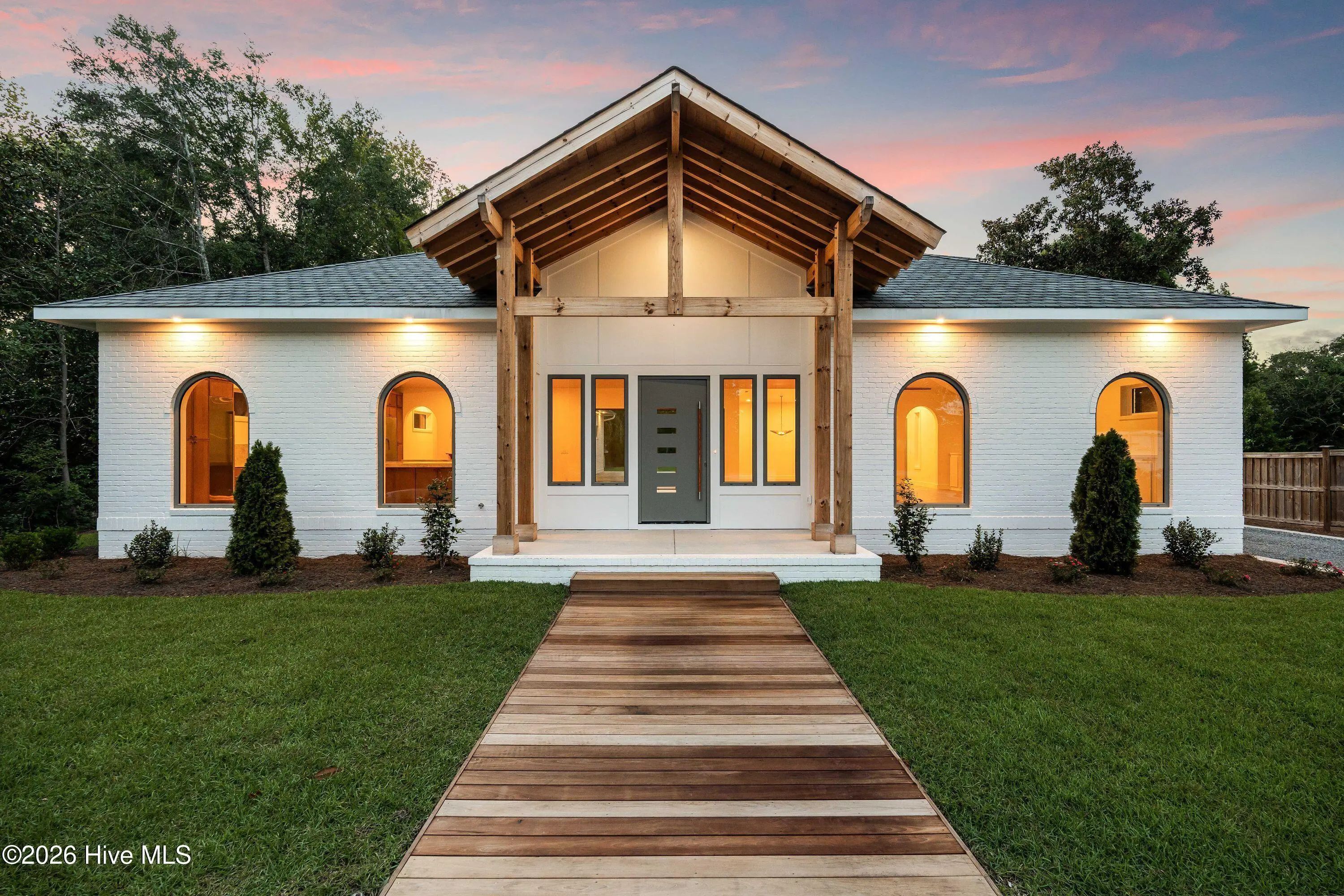 1904 Middle Sound Loop Road, Wilmington
