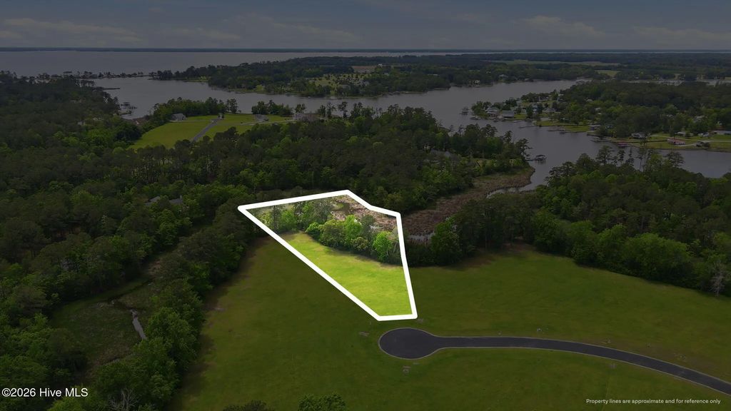 122 Davis Field Court, Oriental
