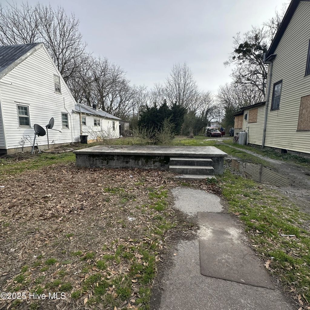 129 W Peterson Street, Edenton