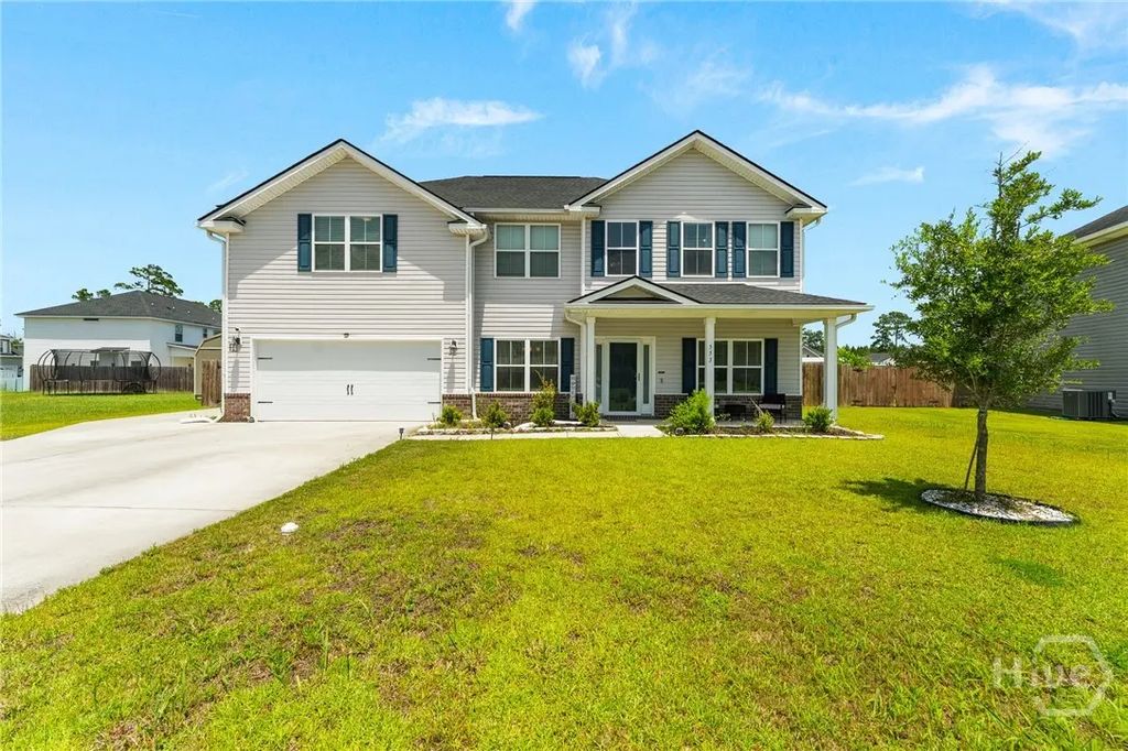 553 Thorp Circle, Flemington