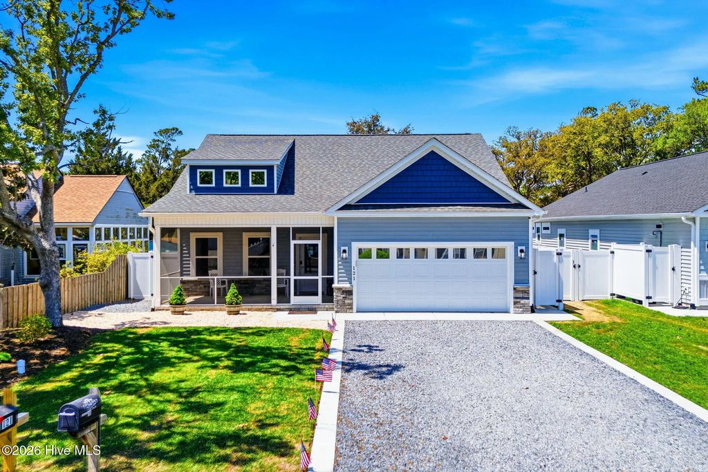 121 Nw 12th Street, Oak Island