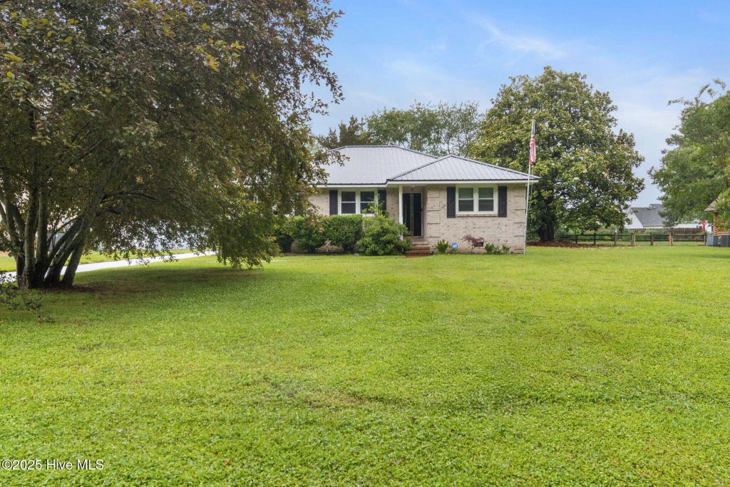 185 Launch Landing Road, Moyock