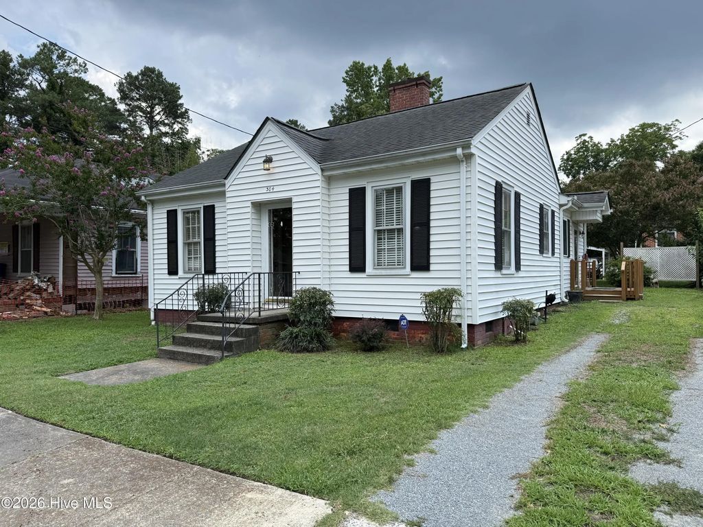 304 E Woodall Street, Smithfield