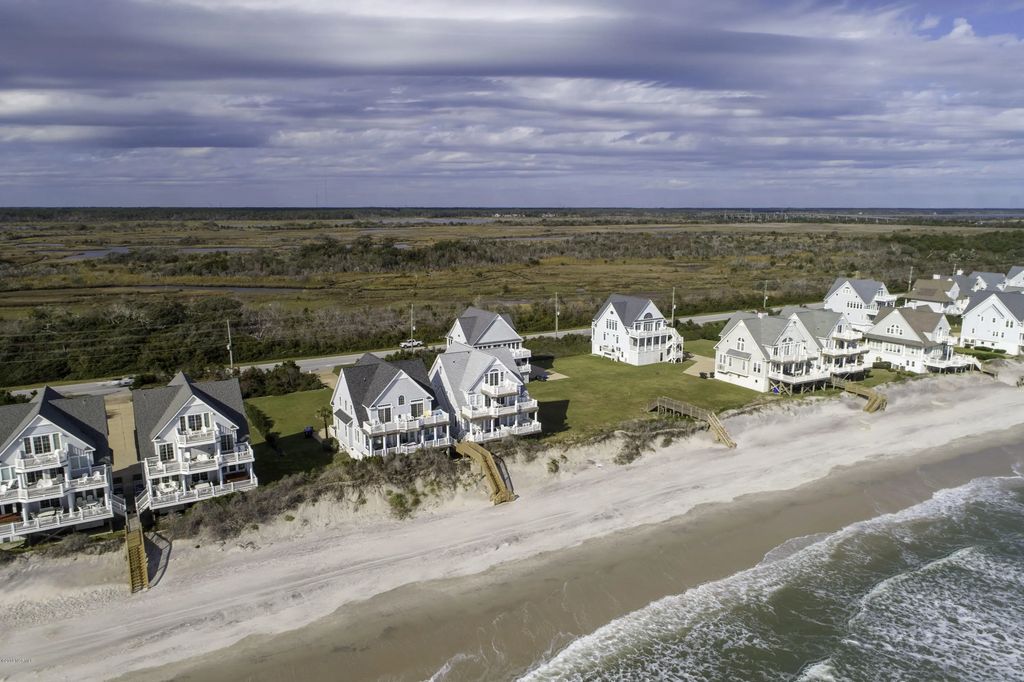 4274 Island Drive, North Topsail Beach