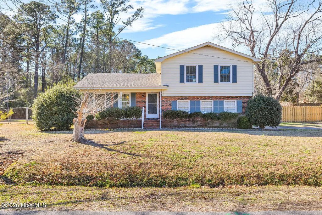 22 Pelican Point Road, Wilmington