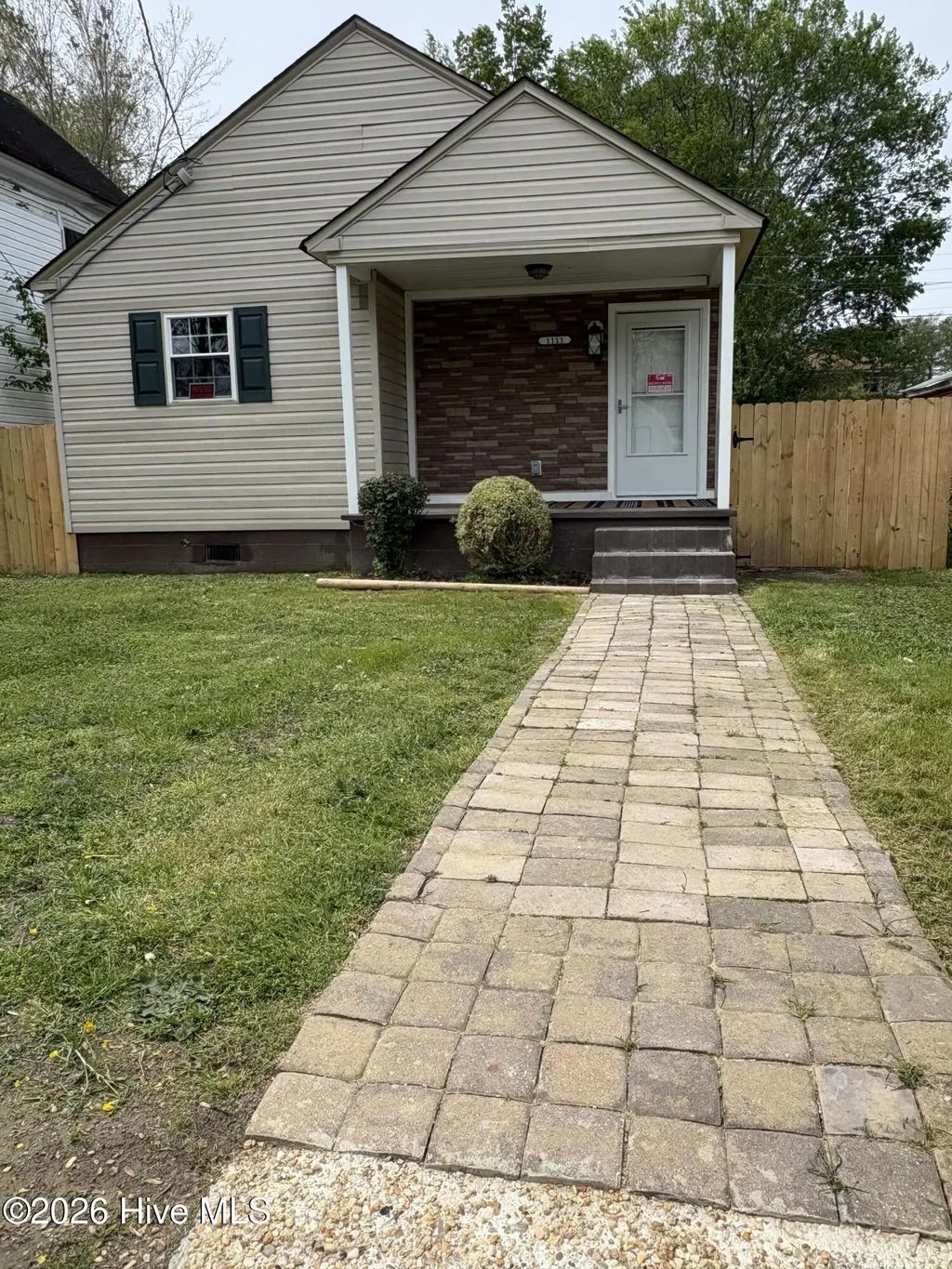 1111 Wood Street, Elizabeth City