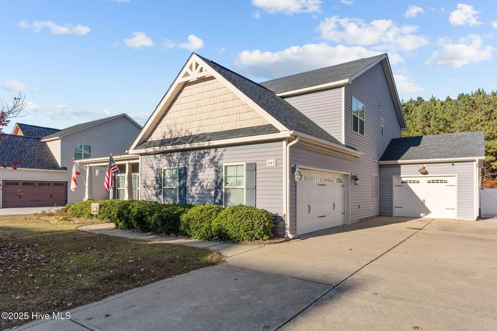 667 Saint Johns Loop, Raeford