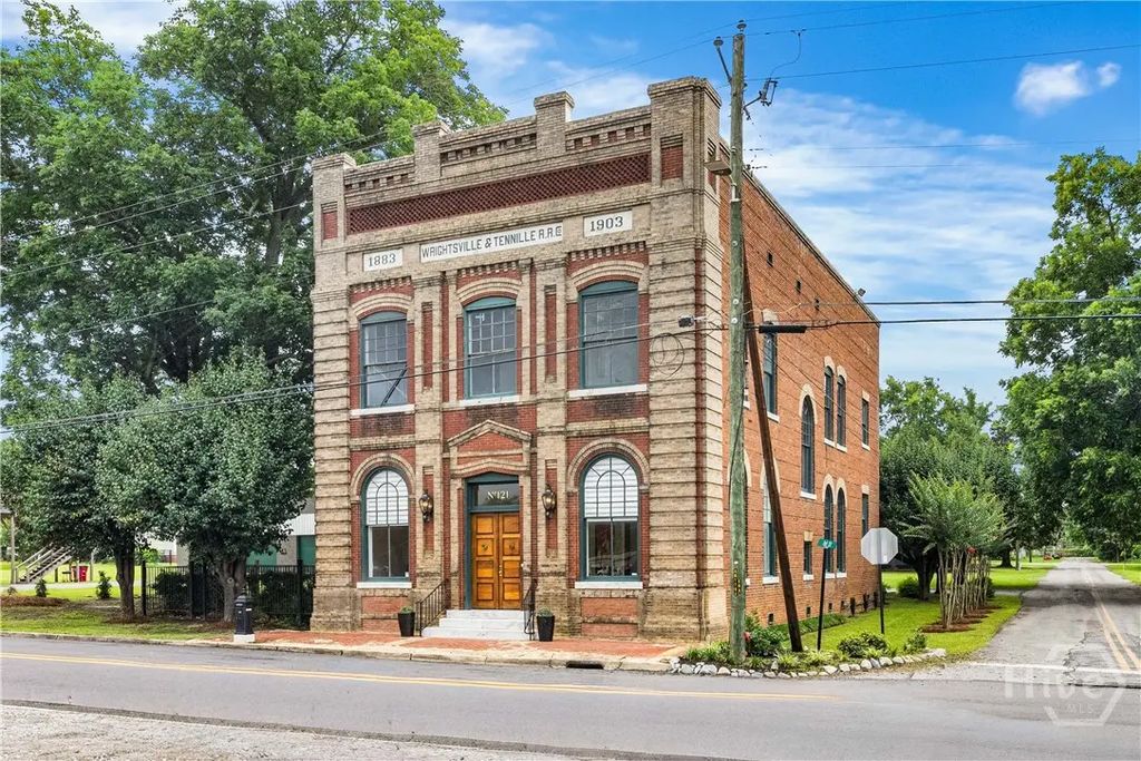 103-121 W South Central Avenue, Tennille