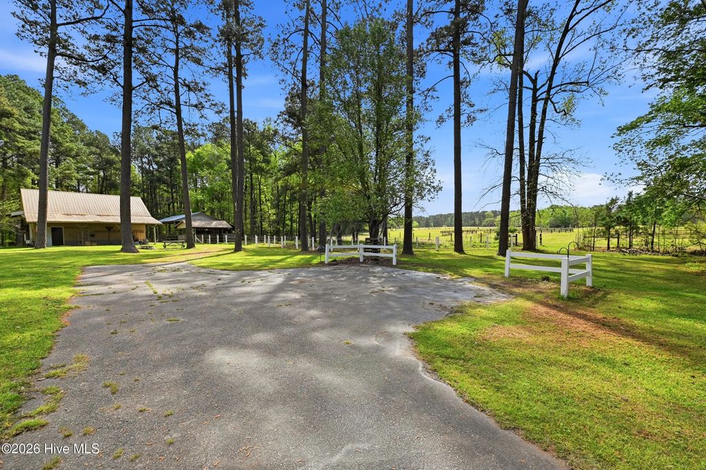 2639 Nc Highway 211, Clarkton