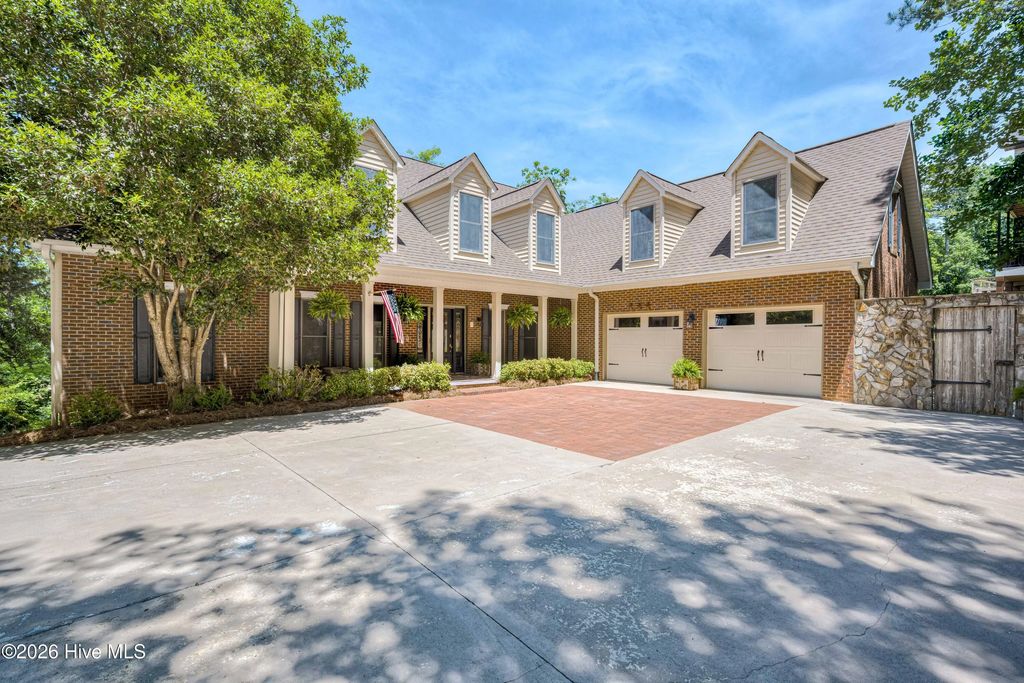 201 Rhett Drive, McCormick