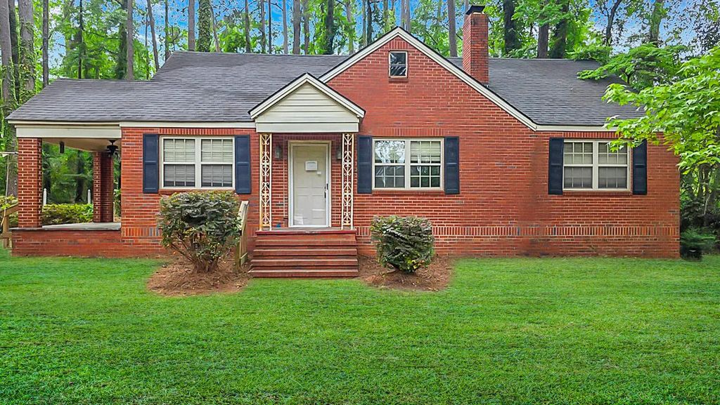 819 Hillcrest Drive, Thomson