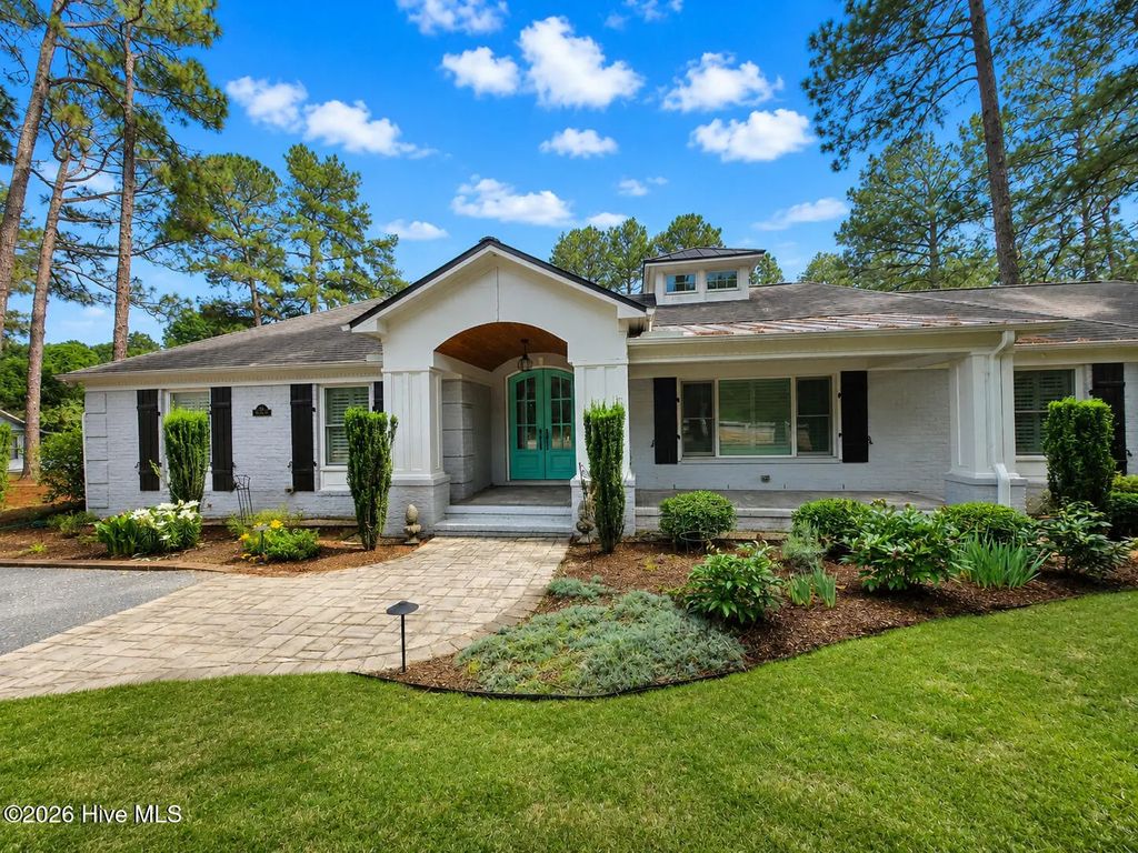 700 Linden Road, Pinehurst