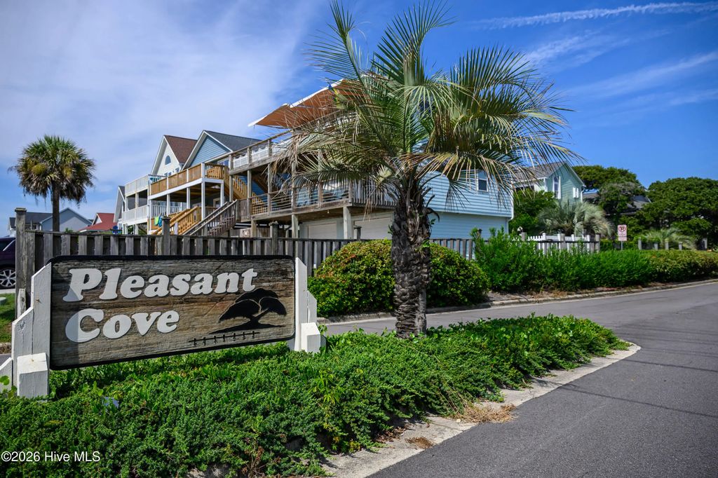 34 N Oak Court, Surf City