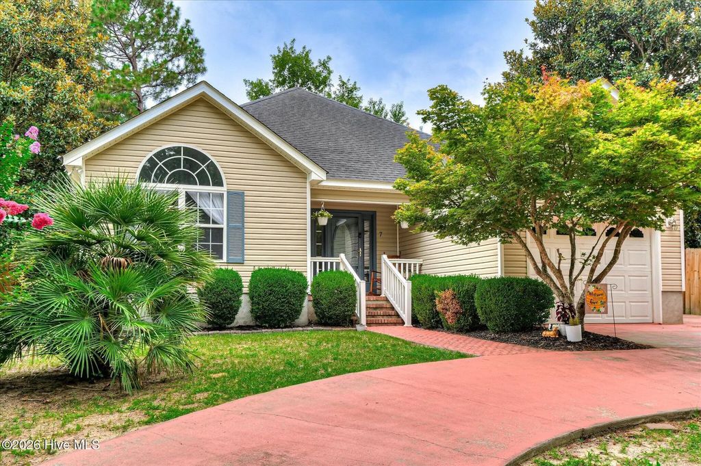 7 Deer Drive, Warrenville
