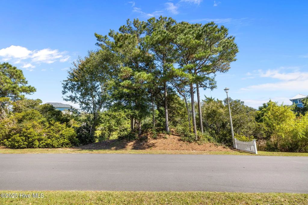 210 Shipwreck Lane, Emerald Isle