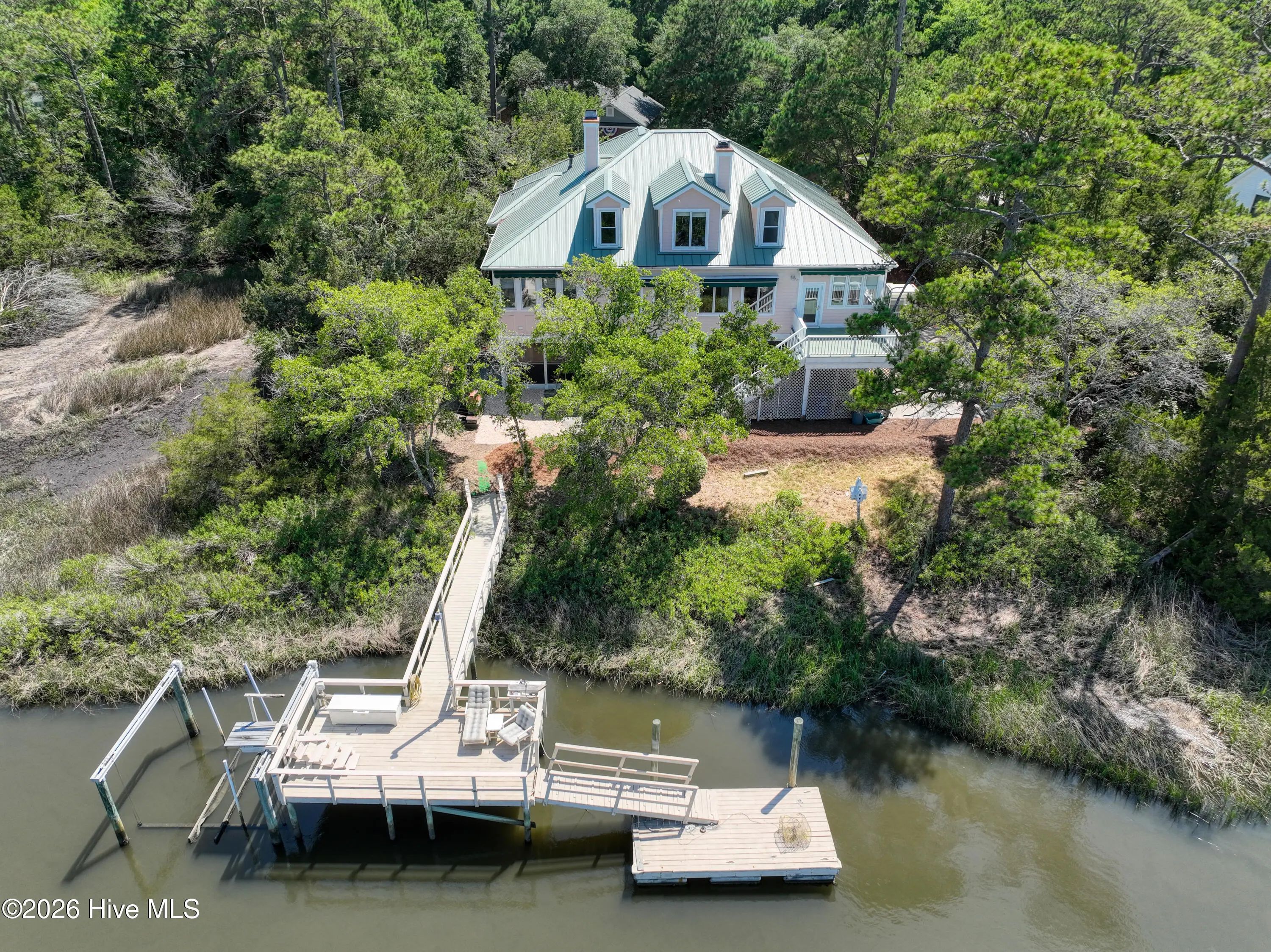 602 Mimosa Place, Oak Island